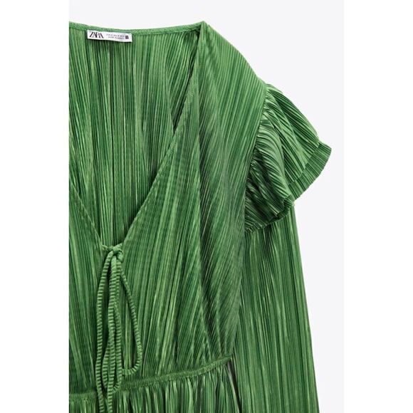 NWT Zara Green Ruffled Pleated Crinkled Long Sleeve Blouse, Size Small - Picture 9 of 13